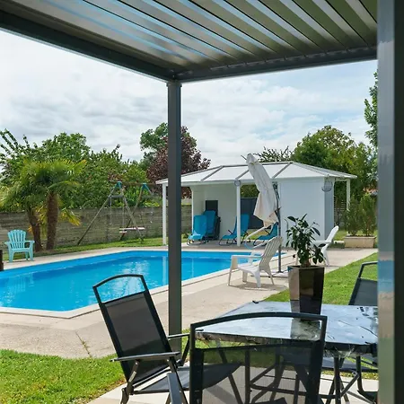 Le Cocon Taillonais Avec Piscine Tatil Evi